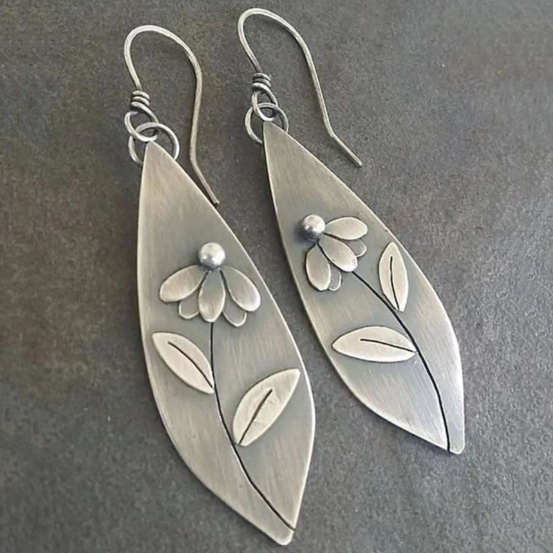 Women's Elegant Ethnic Style Leaf Petal Earrings